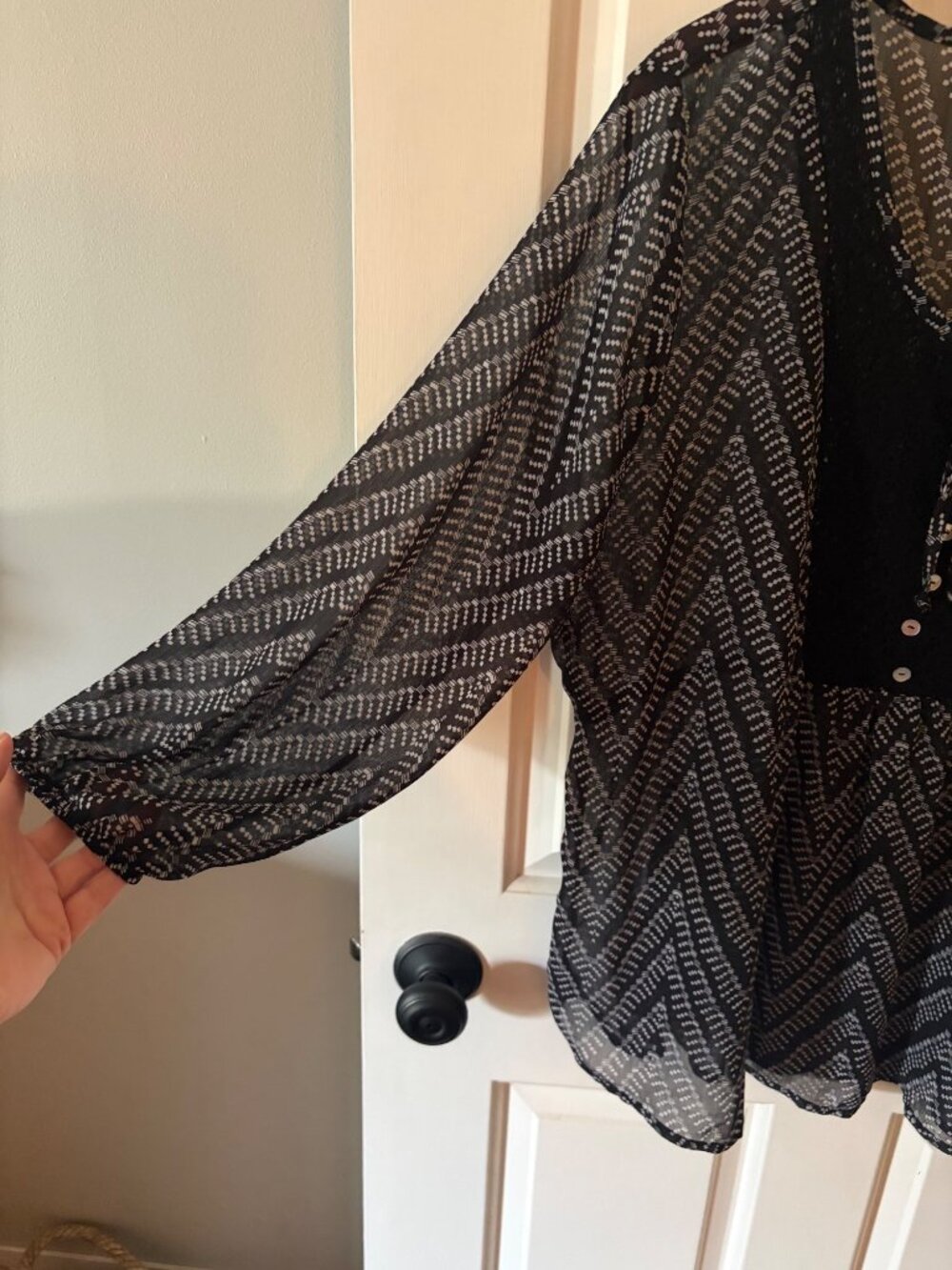 Women's No Boundaries Chevron Tunic Size 2X Lace and Tie-front Neckline - Picture 5 of 8